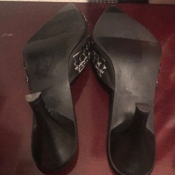 Cute beaded slide on heals - Picture 4 of 6